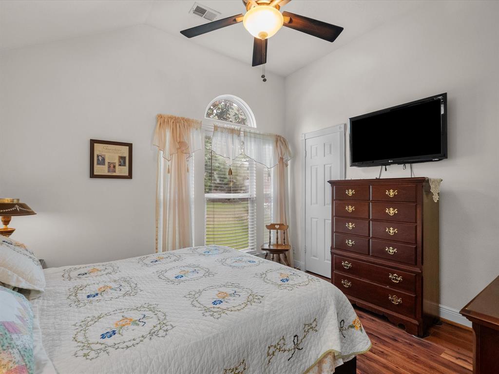 4823 Red Lantern Drive, Friendswood, Texas image 23