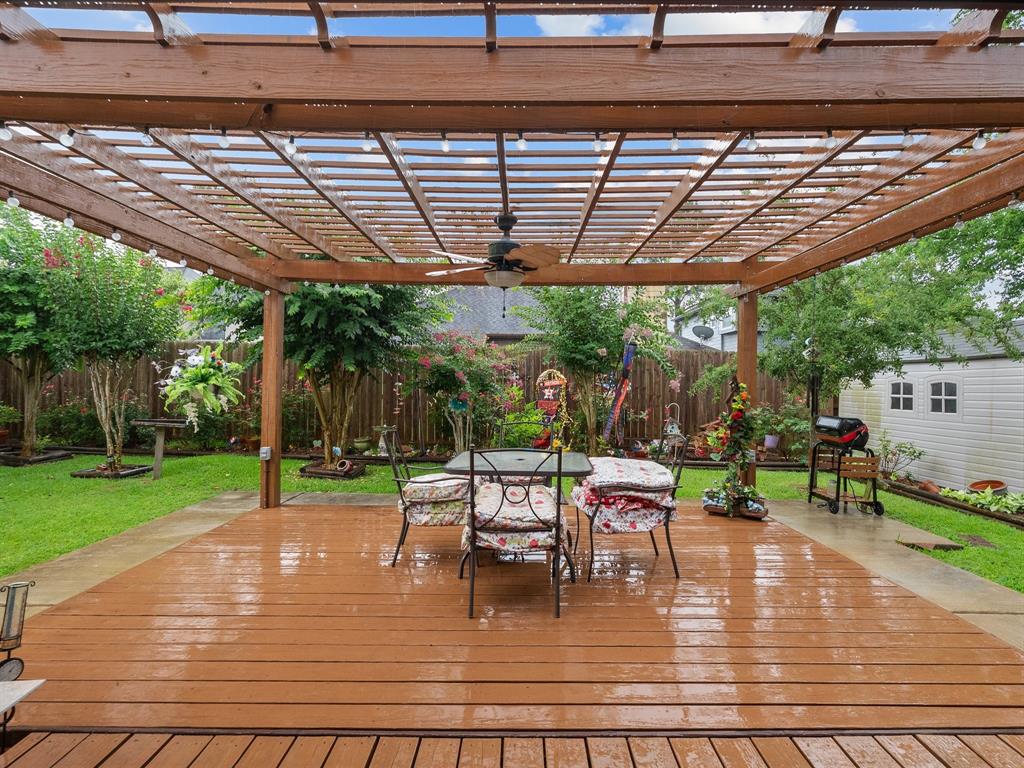 4823 Red Lantern Drive, Friendswood, Texas image 29