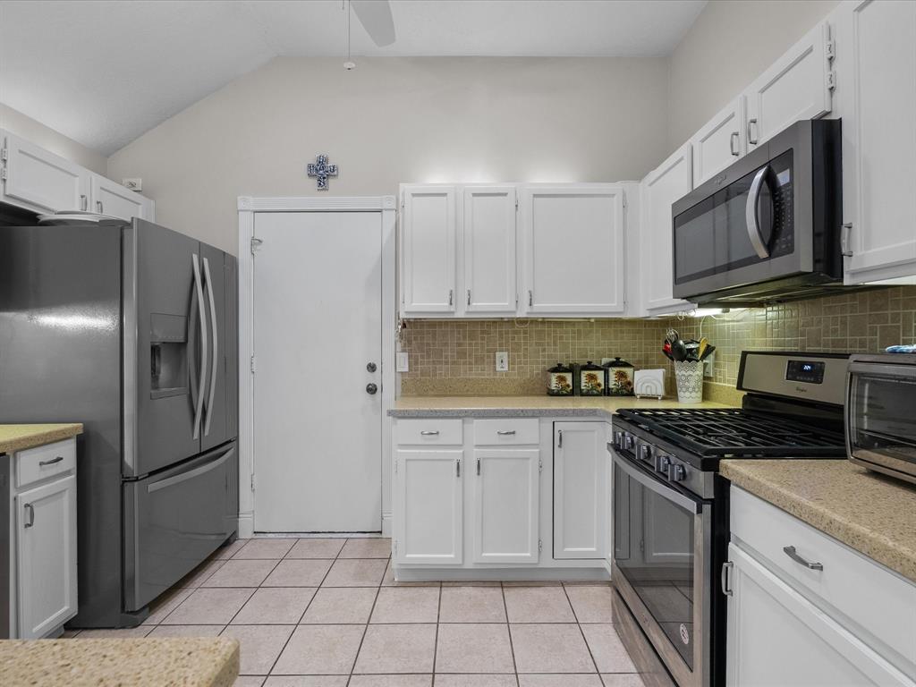 4823 Red Lantern Drive, Friendswood, Texas image 11
