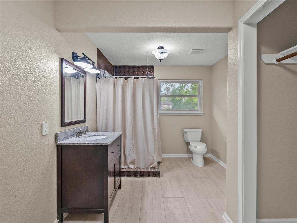 3422 N Elm Road, Santa Fe, Texas image 25