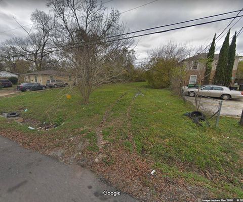5149 Larkspur Houston TX 77033