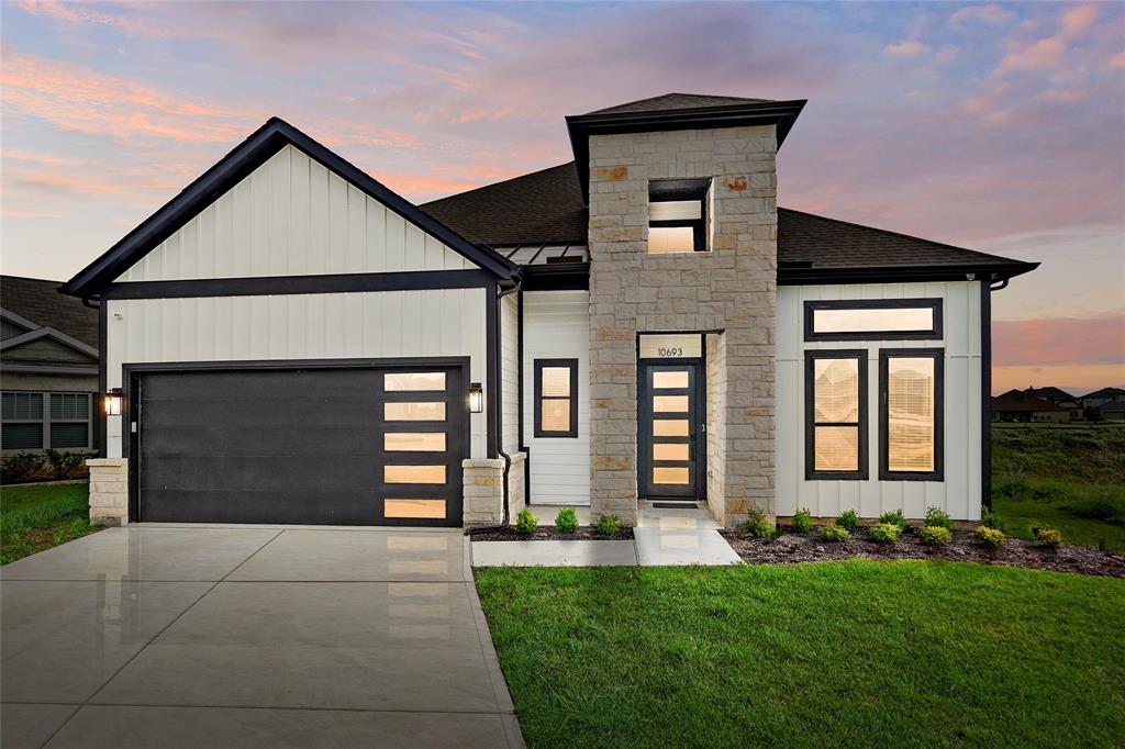 10693 S Lake Mist Lane