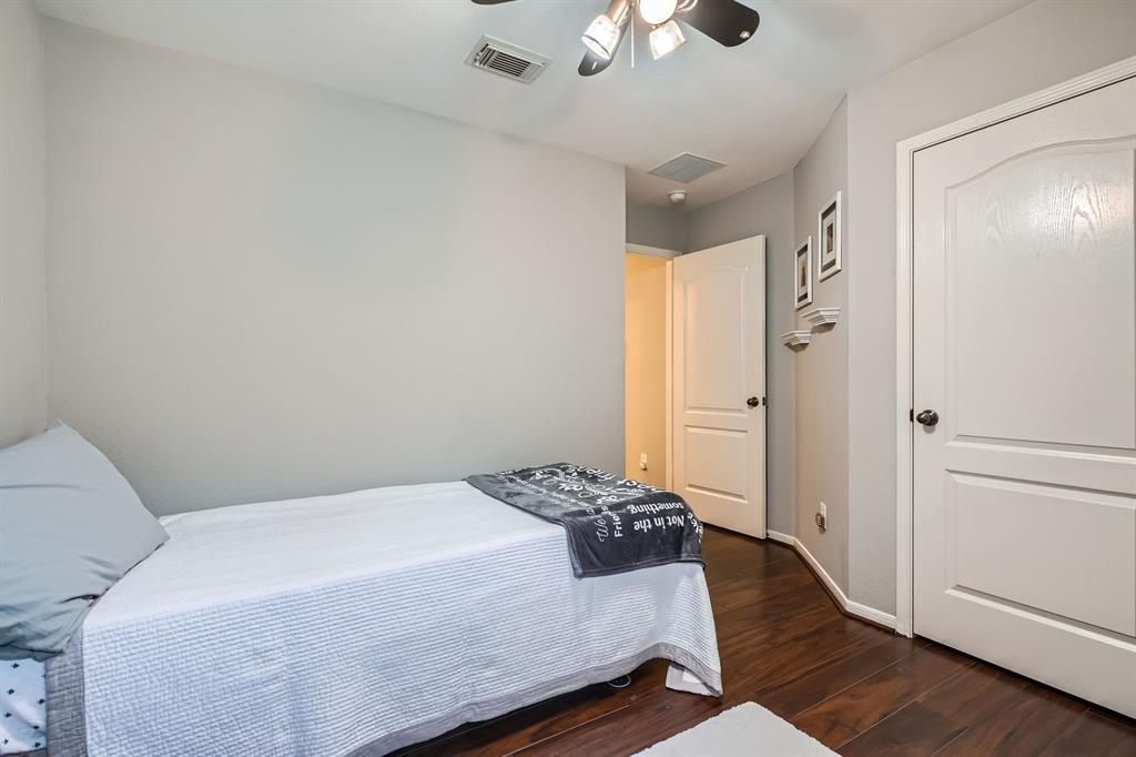 2604 Hewn Rock Way, Pearland, Texas image 25