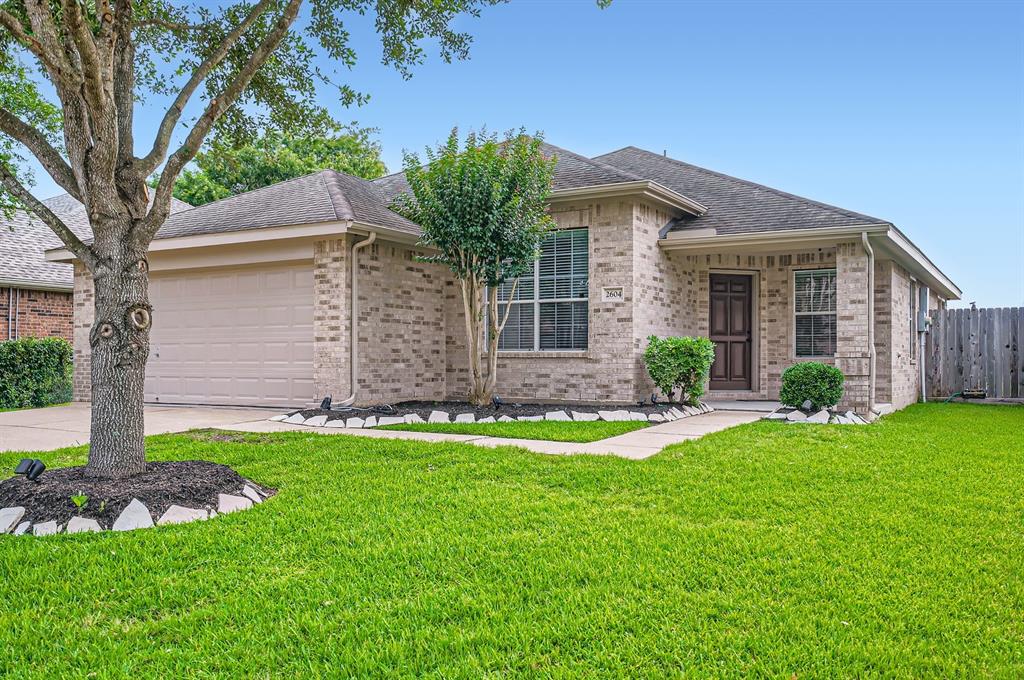 2604 Hewn Rock Way, Pearland, Texas image 3