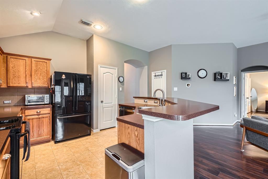 2604 Hewn Rock Way, Pearland, Texas image 12