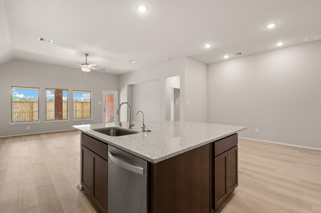 13731 Flint Hollow Drive, Cypress, Texas image 3
