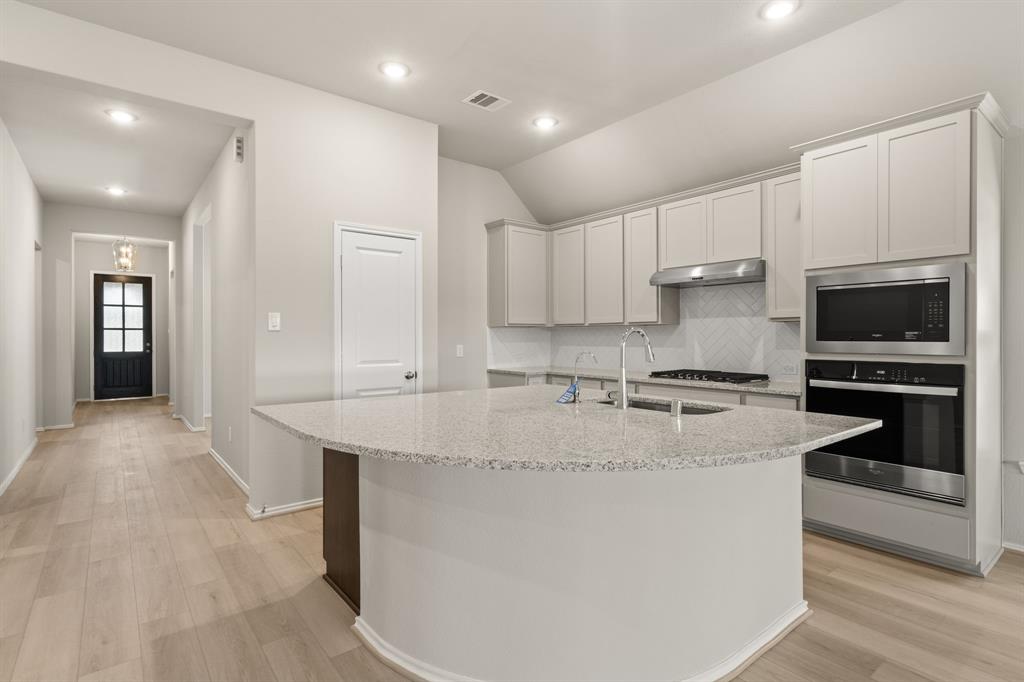 13731 Flint Hollow Drive, Cypress, Texas image 2