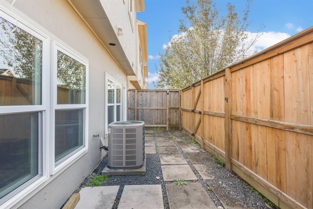 312 Grove Street, Houston, Texas image 27