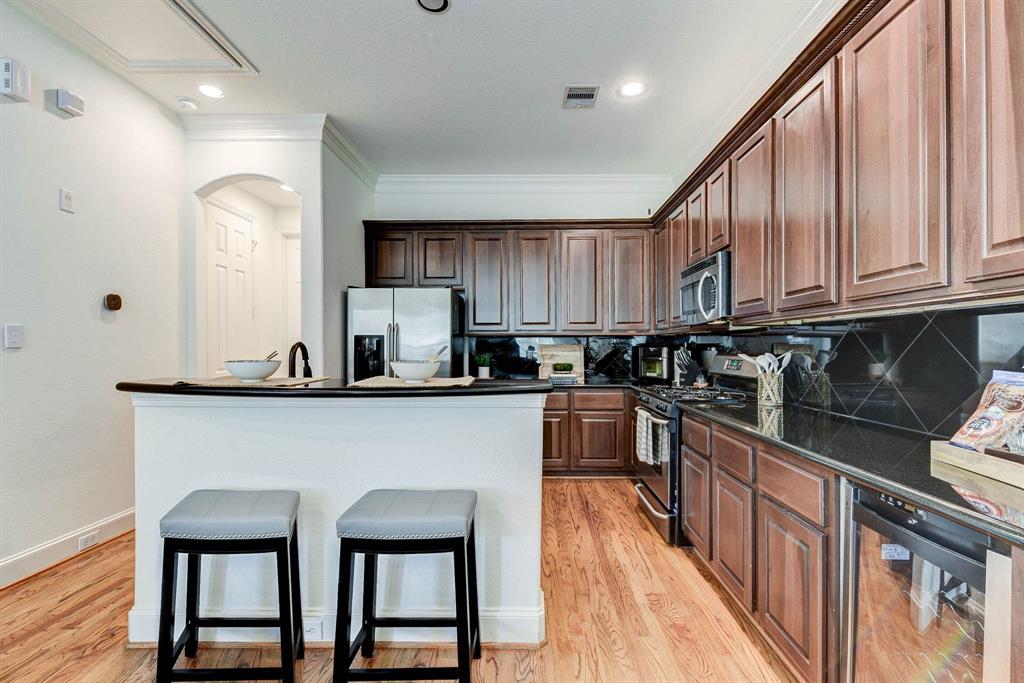 312 Grove Street, Houston, Texas image 9