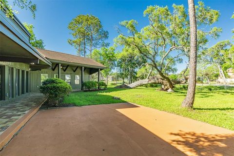 A home in Clute