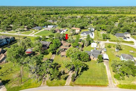 A home in Clute