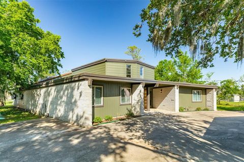 A home in Clute