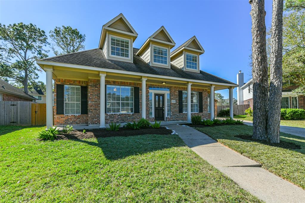 1504 Red Bud Court, Pearland, Texas image 3