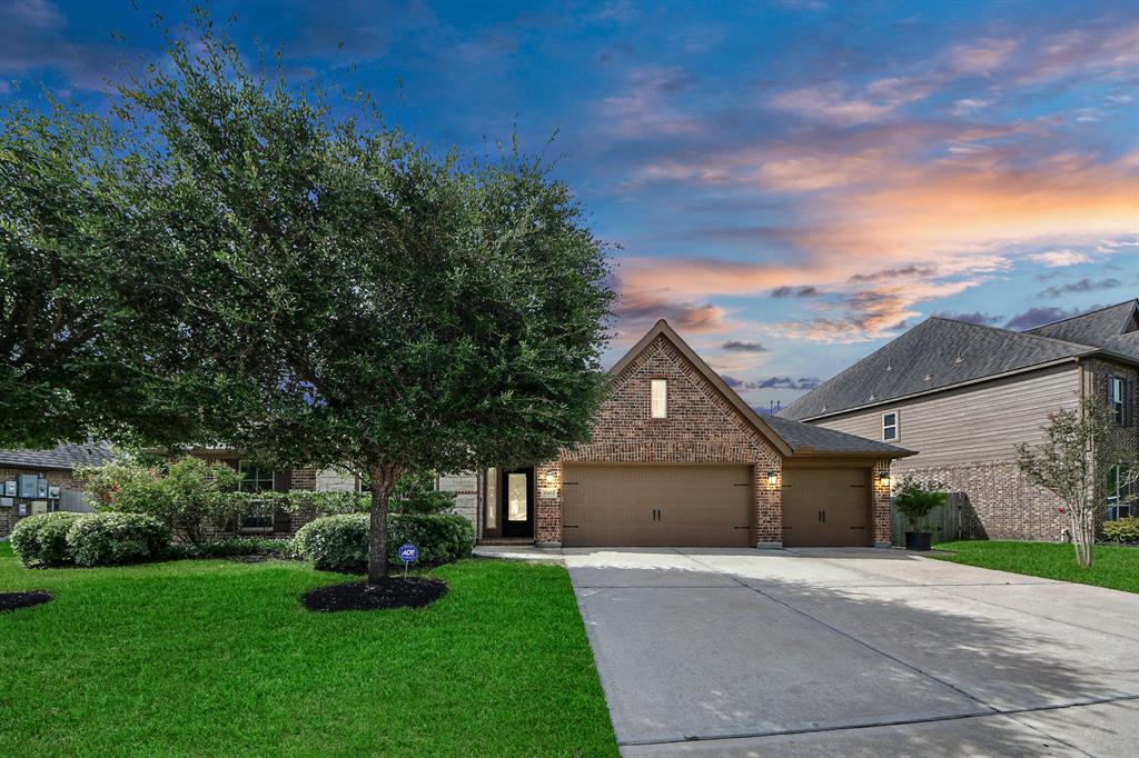 13422 Vintage Trail Lane, Pearland, Texas image 1