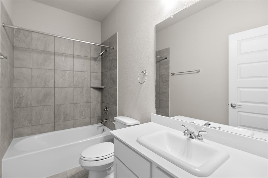 4526 Blue Mountain Laurel St, Pinehurst, Texas image 24