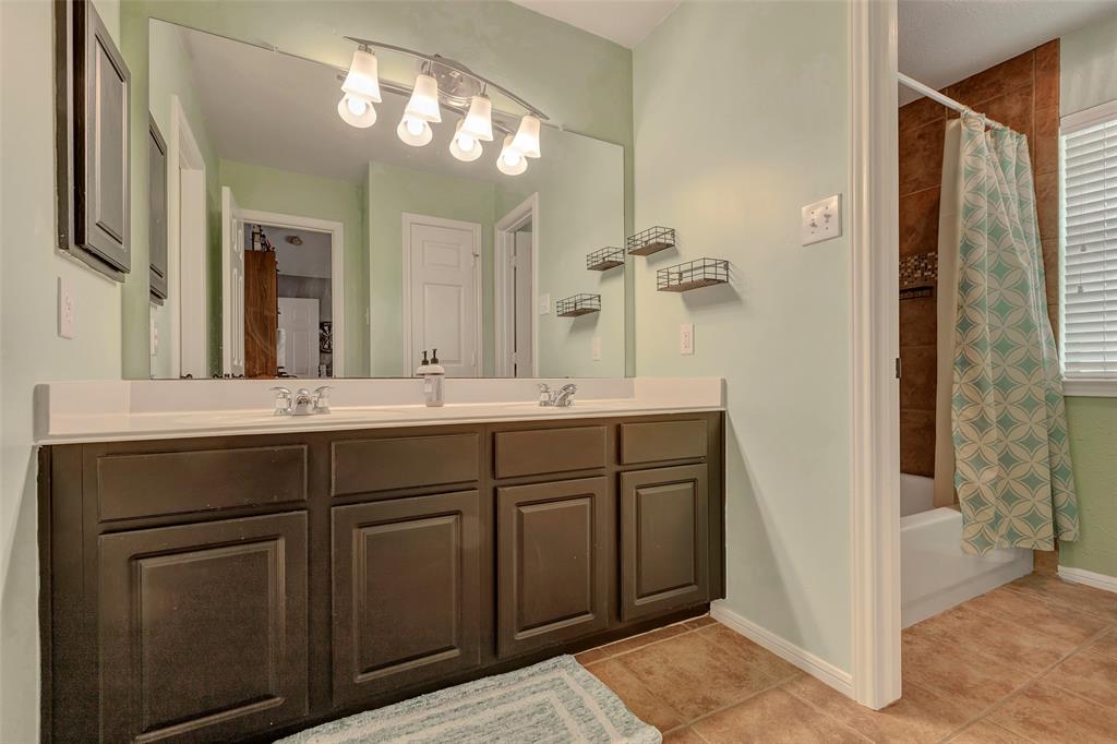 6919 S Gold River Circle, Missouri City, Texas image 20