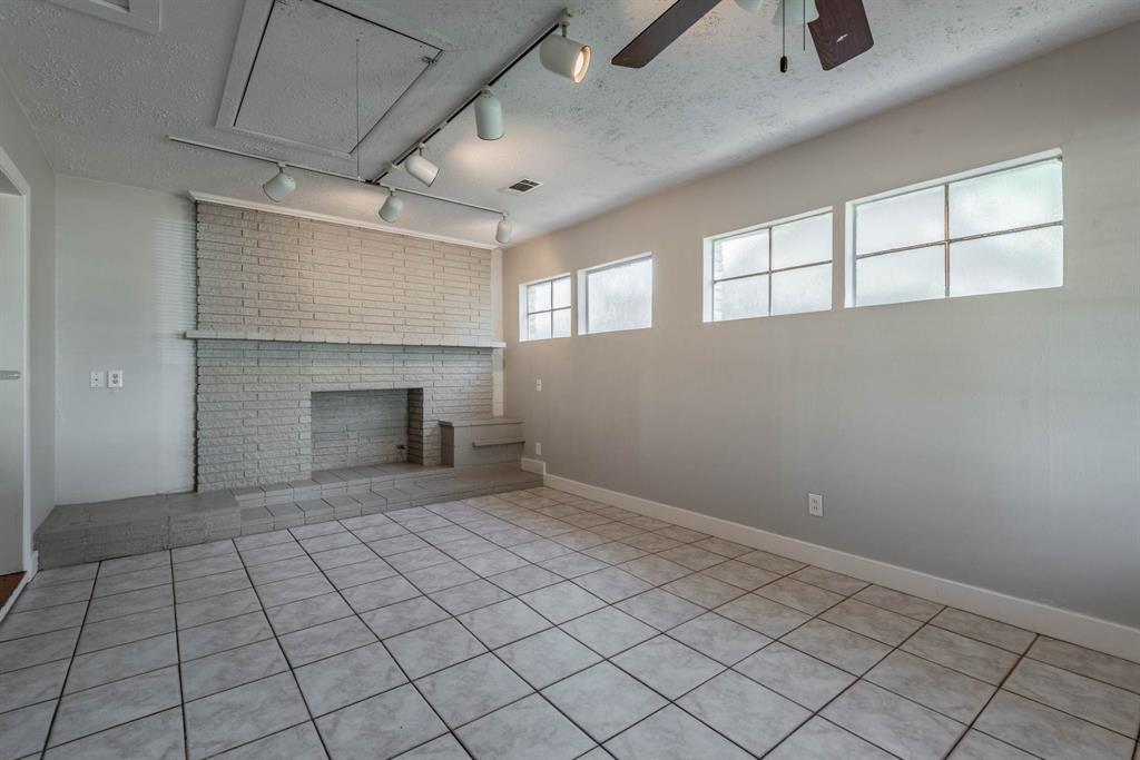 1439 Richelieu Lane