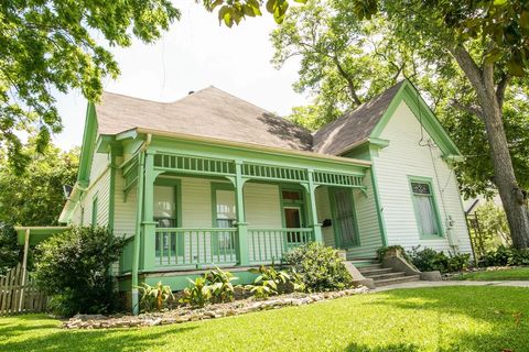 Photo of 604 Sycamore Street, Brenham, TX 77833 (MLS # 83694490) Photo of 604 Sycamore Street, Brenham, TX 77833 (MLS # 83694490)