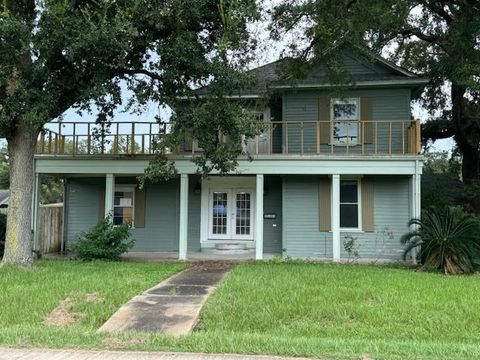 A home in Bay City