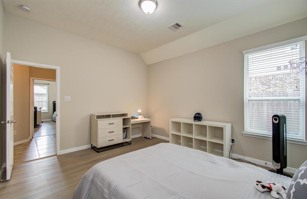 6807 Delander Way, Sugar Land, Texas image 29