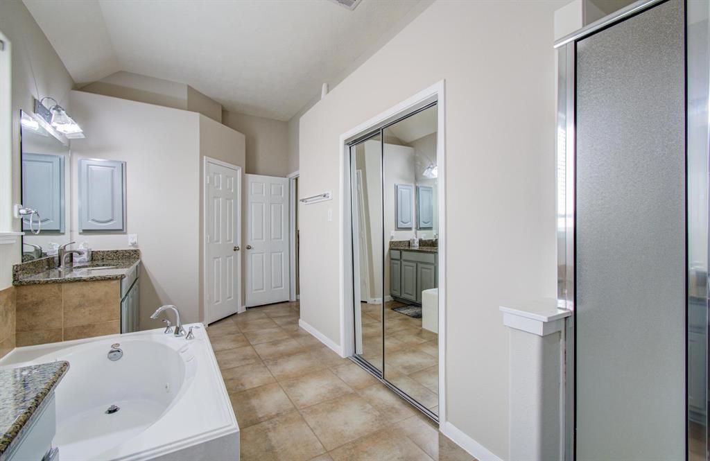 6807 Delander Way, Sugar Land, Texas image 38