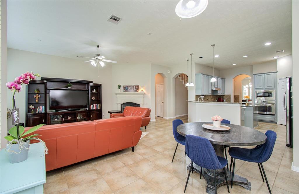 6807 Delander Way, Sugar Land, Texas image 9