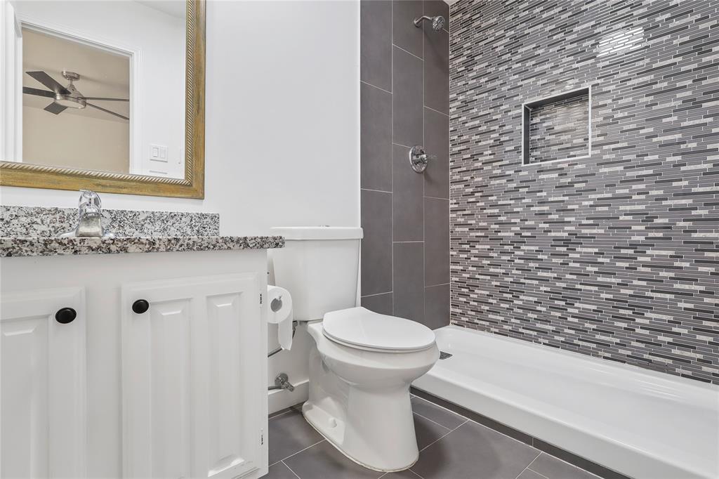 8409 Oleander St Street, Highlands, Texas image 12