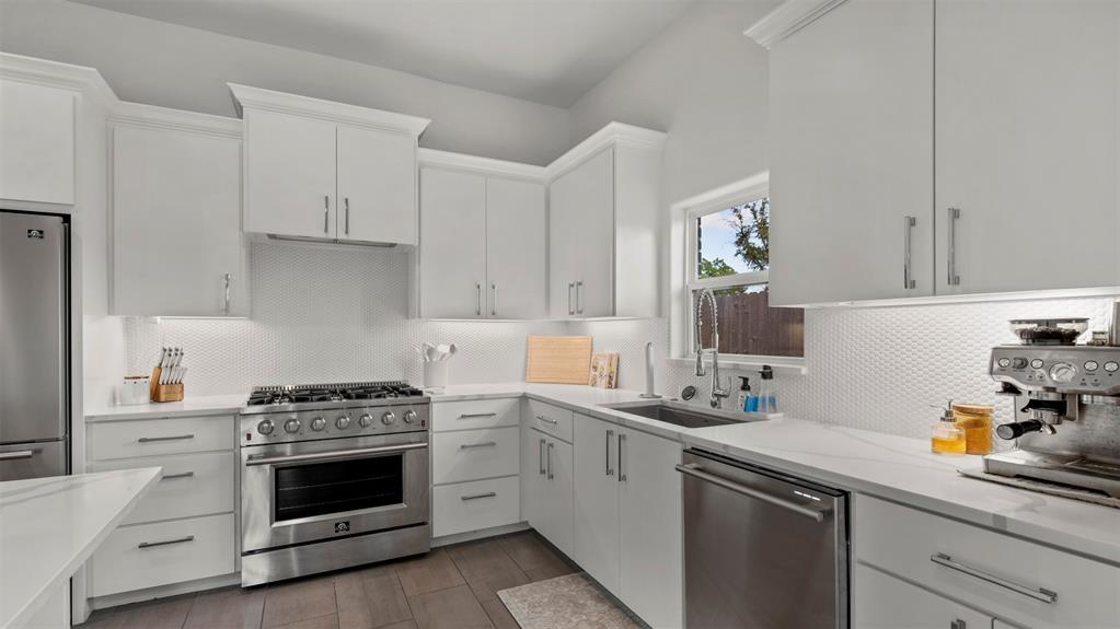 3150 W Tower Circle, Santa Fe, Texas image 11