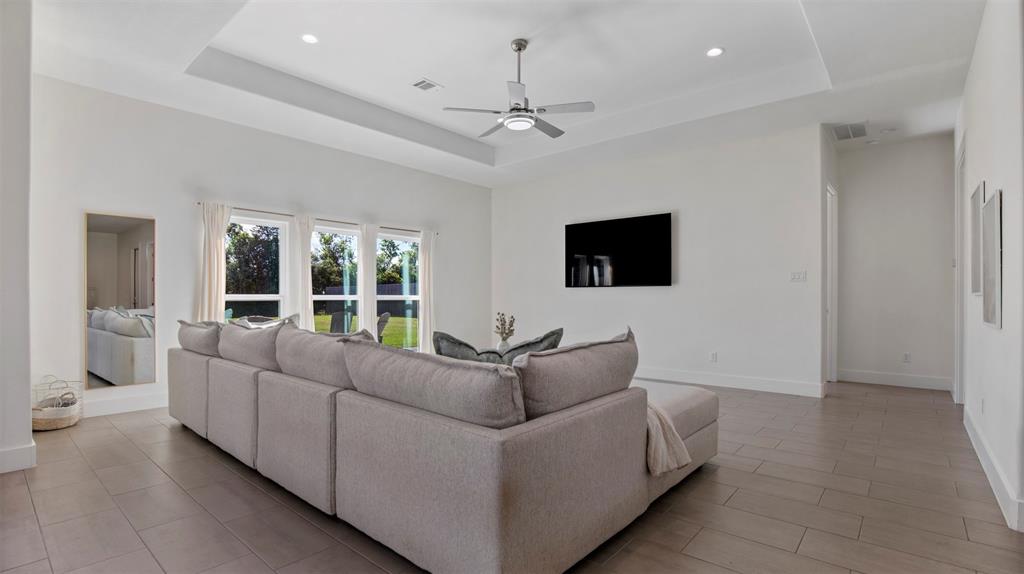 3150 W Tower Circle, Santa Fe, Texas image 7