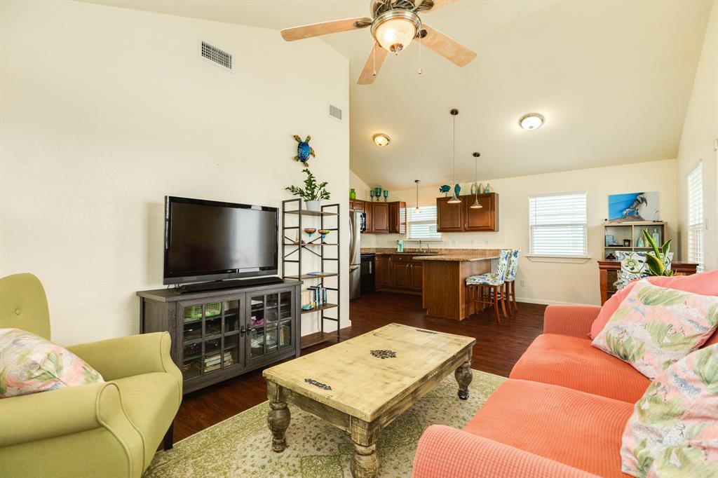 433 Seabean Street, Surfside Beach, Texas image 6