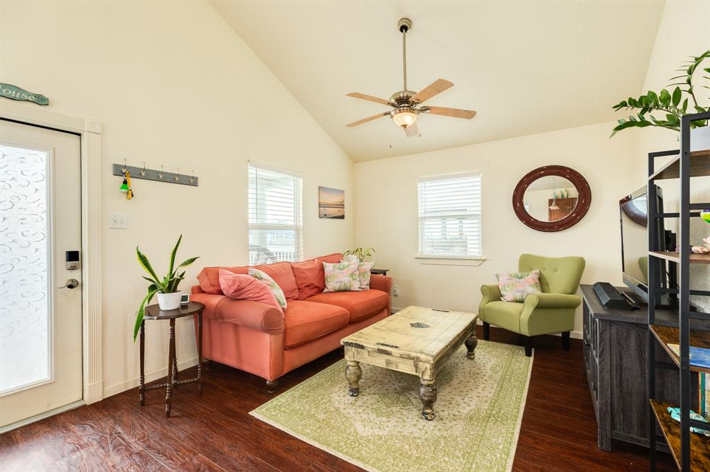 433 Seabean Street, Surfside Beach, Texas image 4