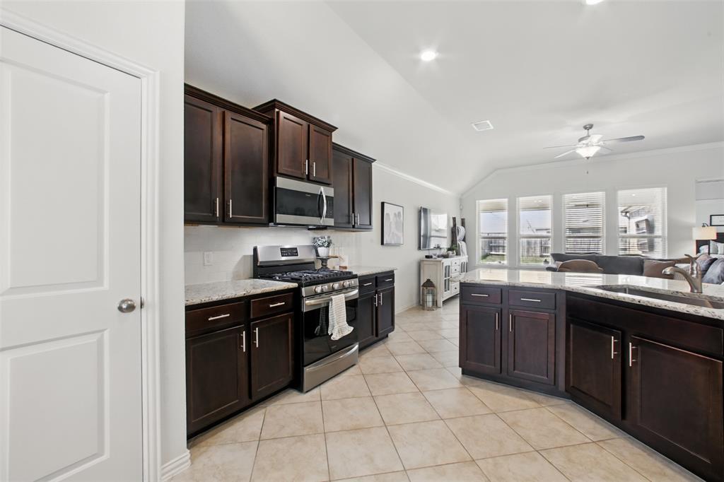 4609 Autumn Morning Drive, Spring, Texas image 7