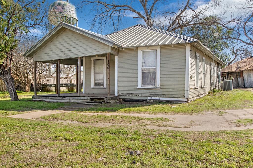 100 E Austin Street, Luling, Texas image 1