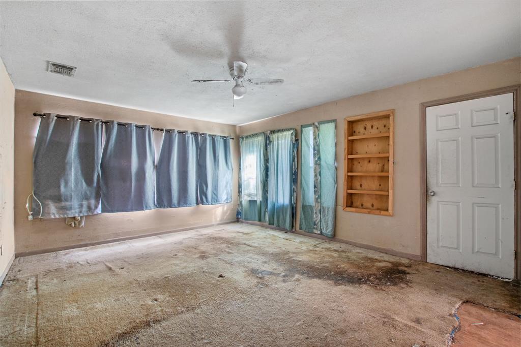 100 E Austin Street, Luling, Texas image 14