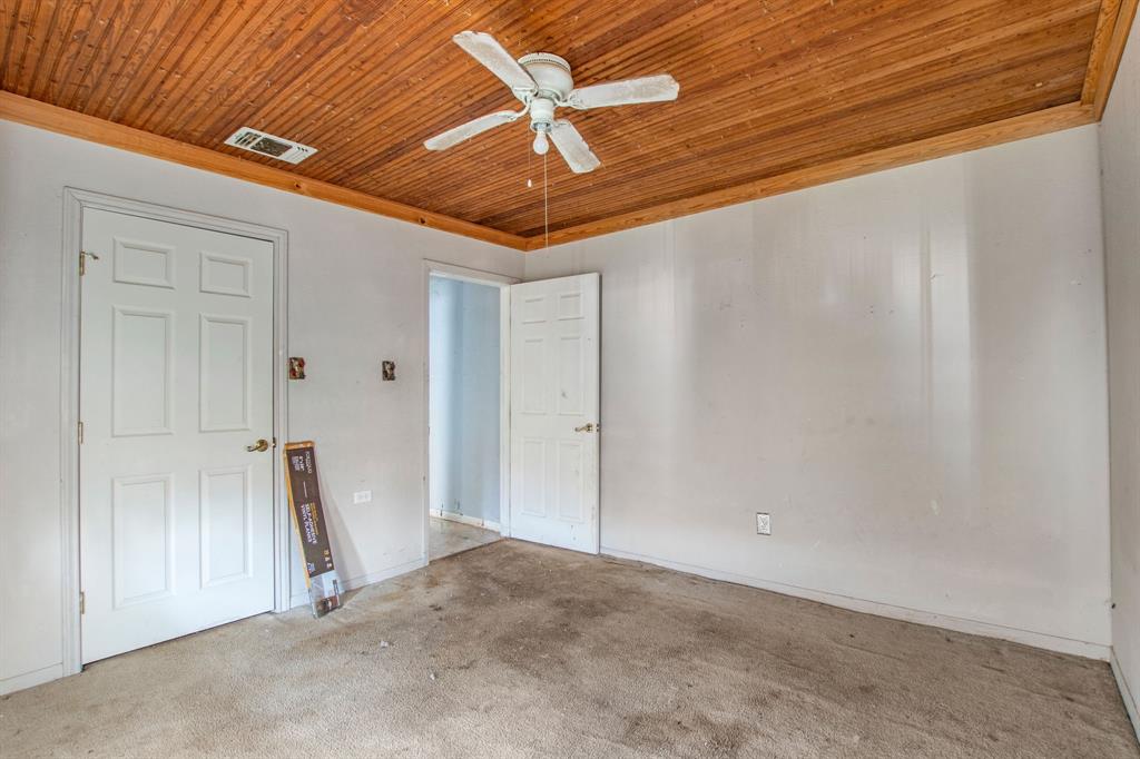 100 E Austin Street, Luling, Texas image 17