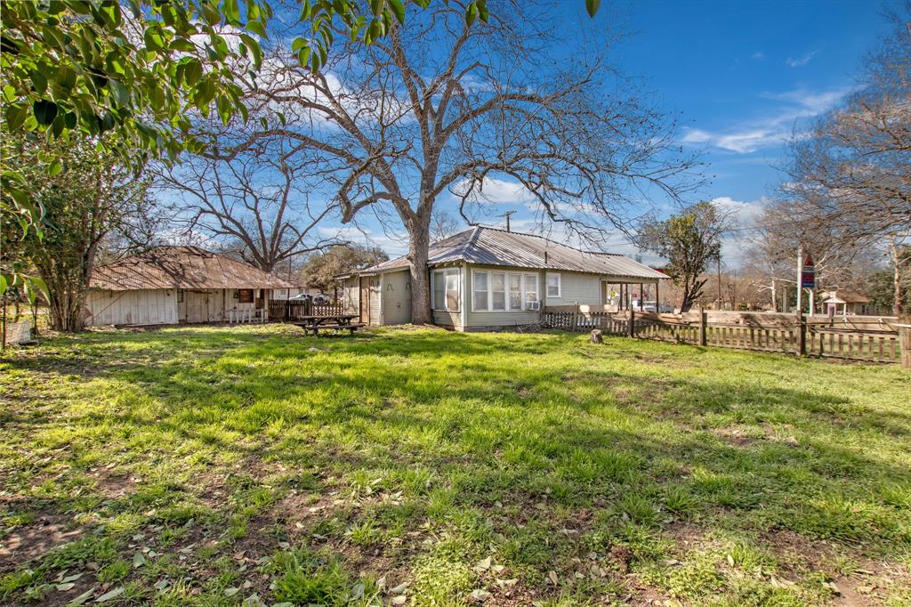100 E Austin Street, Luling, Texas image 12