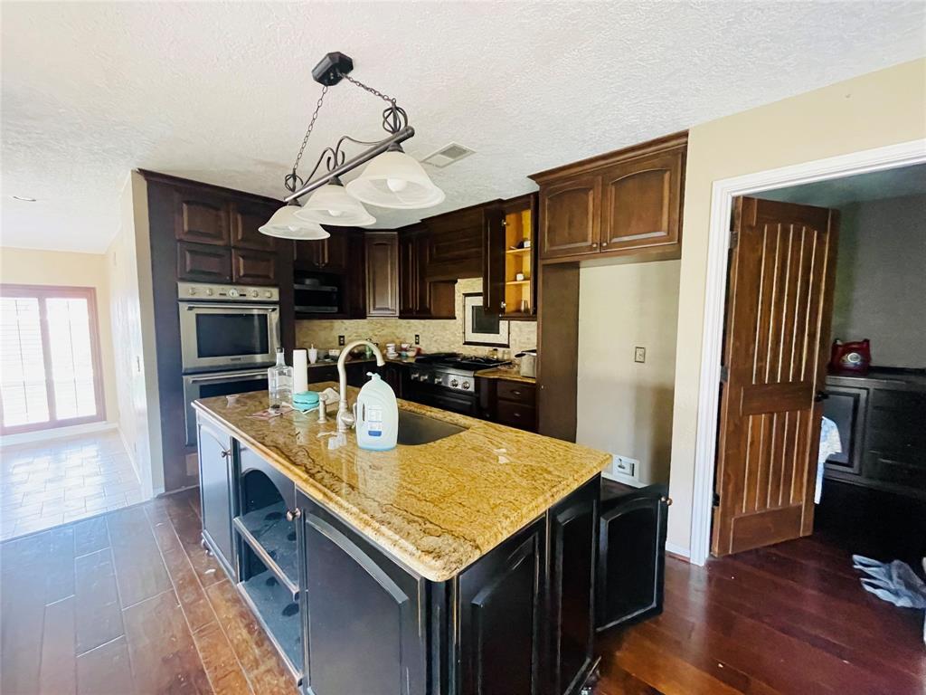 118 Forest Drive, Liberty, Texas image 5