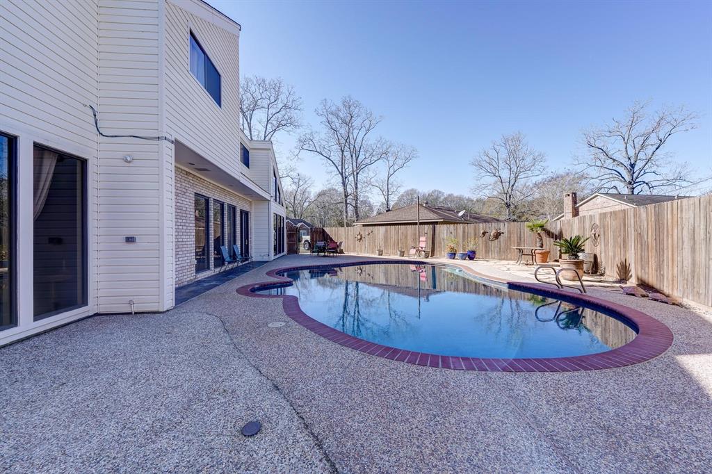 118 Forest Drive, Liberty, Texas image 2