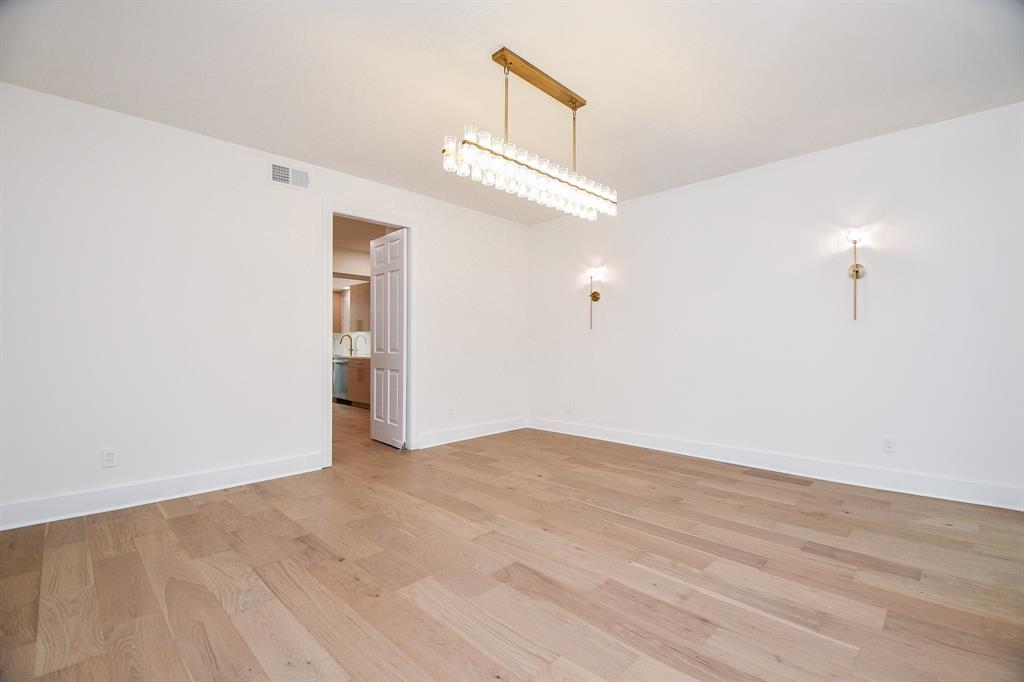 7528 Chevy Chase Drive, Houston, Texas image 8