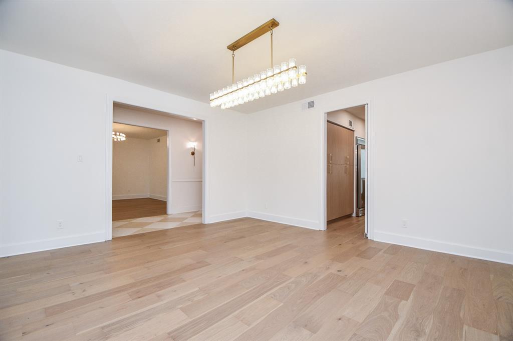 7528 Chevy Chase Drive, Houston, Texas image 9
