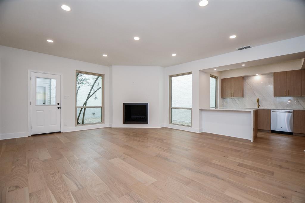 7528 Chevy Chase Drive, Houston, Texas image 18