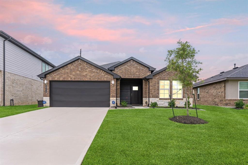 30114 Ousel Falls Lane, Fulshear, Texas image 2
