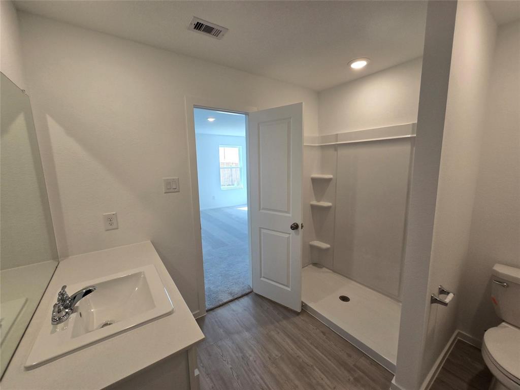 25660 Rose Creek Drive, Cleveland, Texas image 7