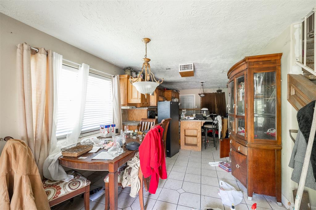 2911 Sunwood Drive, Houston, Texas image 3