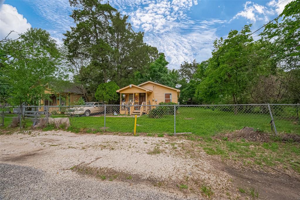104 Dawson Street, Sealy, Texas image 4