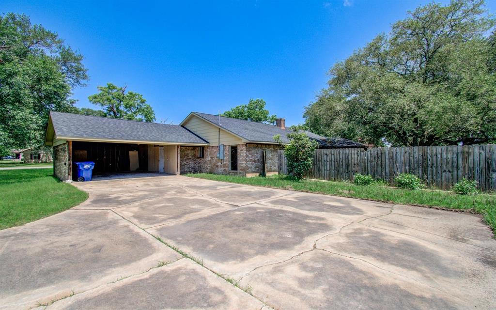 1002 Warwick Street, Eagle Lake, Texas image 6