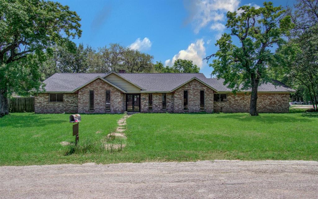 1002 Warwick Street, Eagle Lake, Texas image 1