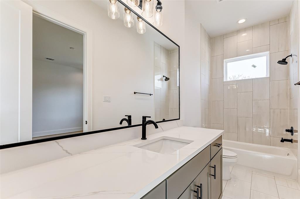 530 W 24th Street, Houston, Texas image 34