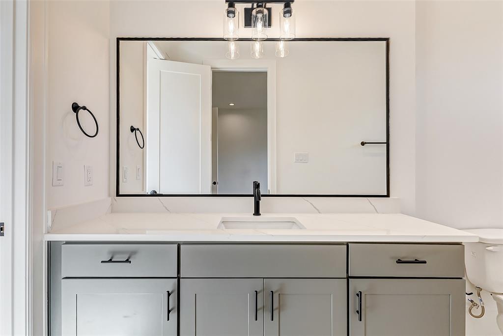 530 W 24th Street, Houston, Texas image 35