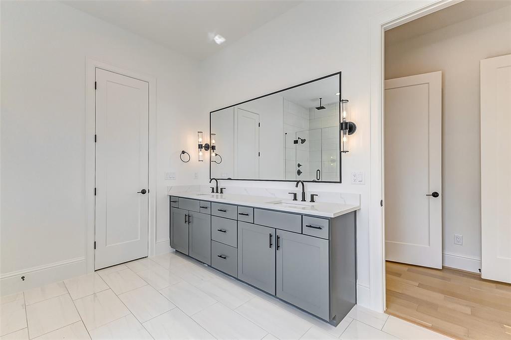530 W 24th Street, Houston, Texas image 29